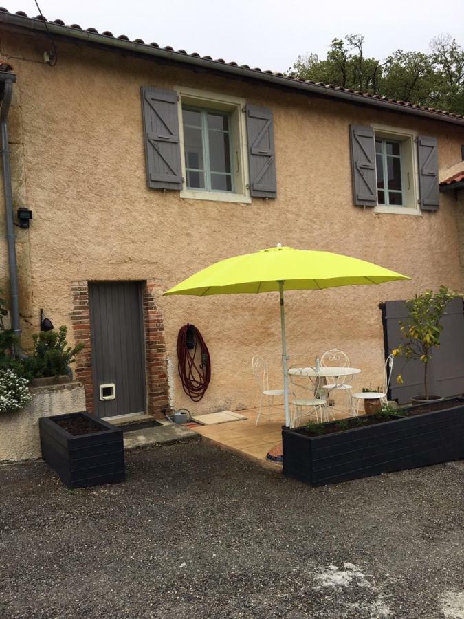 Gite Au Marron Seissan Esterno foto